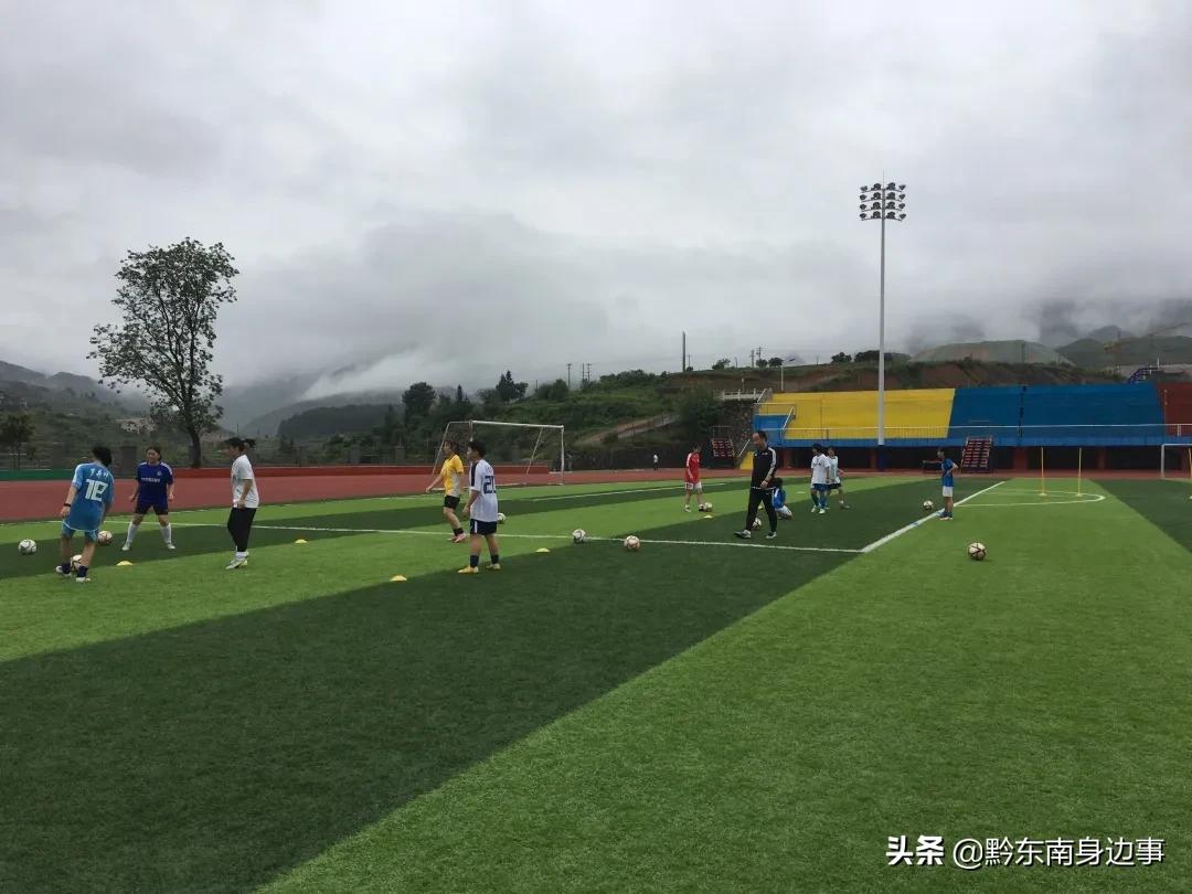 大山里走出的足球少女,大山里走出的足球队