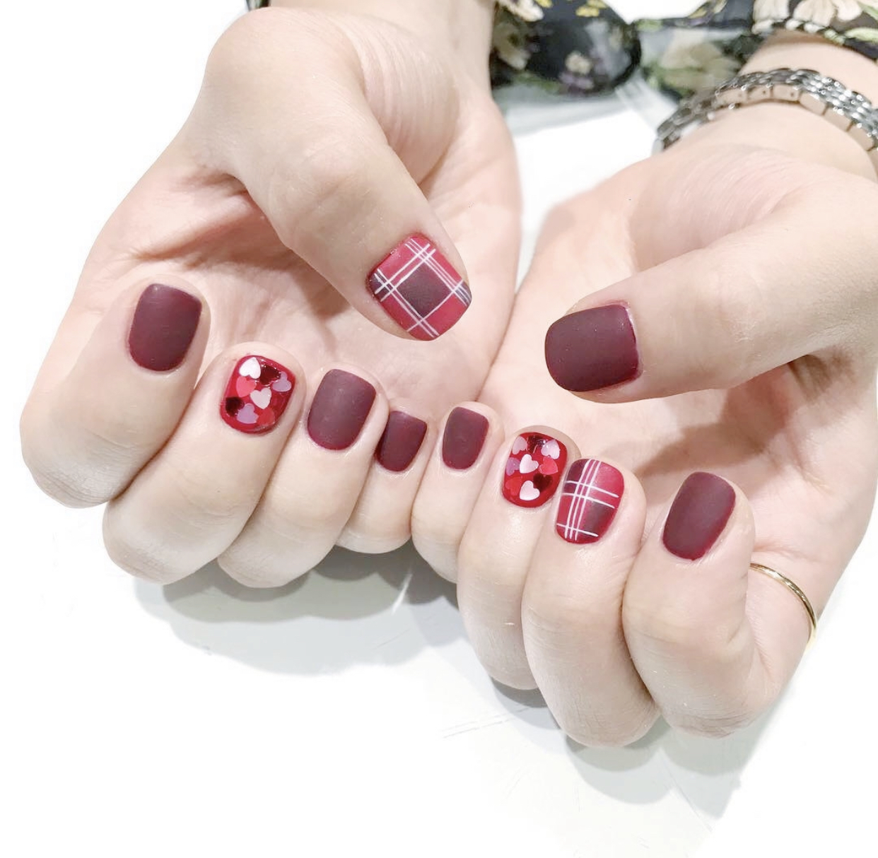 红色加亮片的美甲组合太美了！充满仙气的“红指甲”就是不一样！