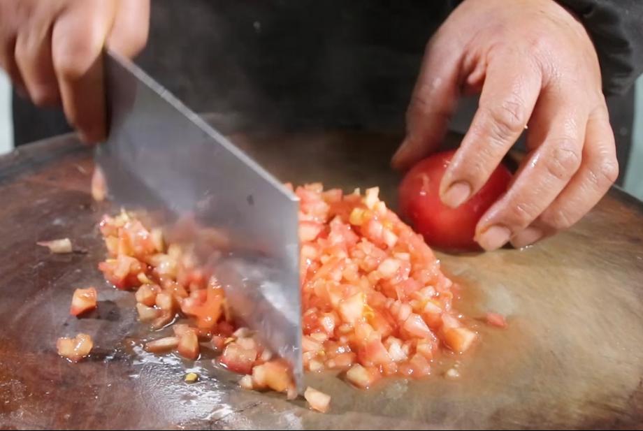 西红柿金针菇怎么做菜才好吃,西红柿金针菇的做法好吃又简单