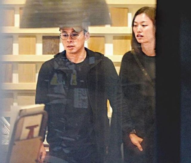 郭富城带方媛逛家具店,郭富城陪方媛逛街很是甜蜜