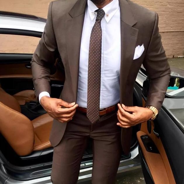 西装应该怎么穿才显得有品位,肩膀宽的人穿西装为什么更好看