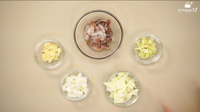 鱿鱼炒饭的做法下厨房,鱿鱼卷炒饭教程