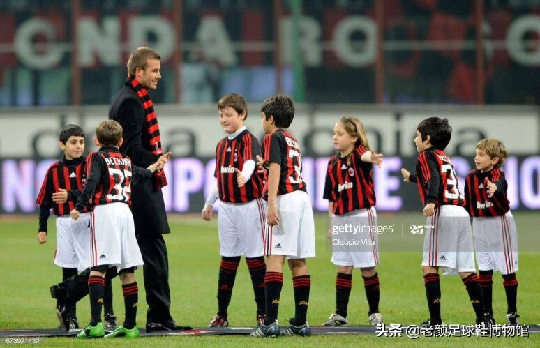 同是穿鞋挑剔的强迫症球星,10年前托尼克罗斯为小贝测试猎鹰鞋