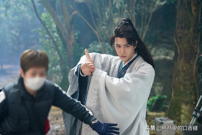 十大明星评价王一博,抖音公认十大帅哥王一博