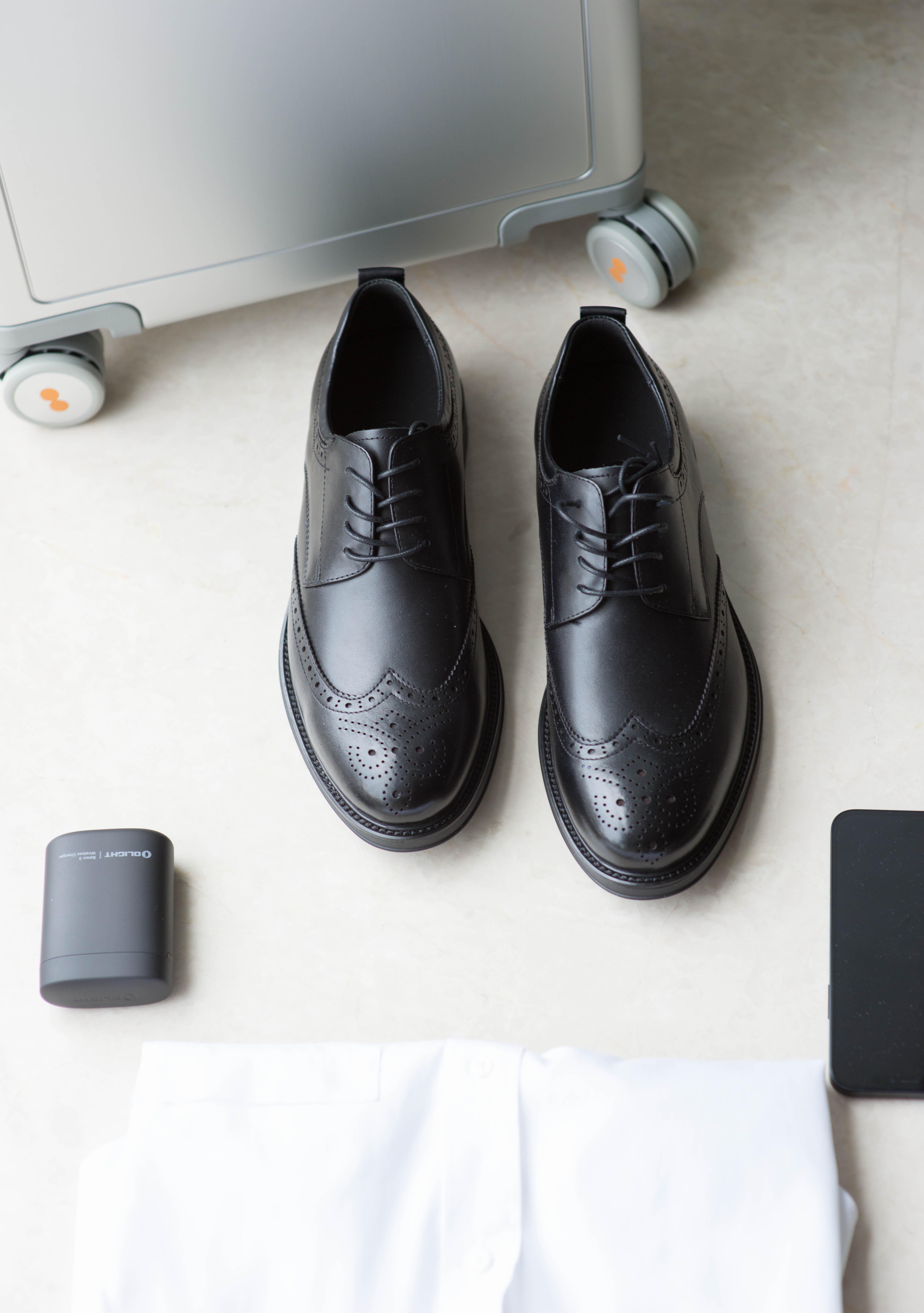 胡侃侃的夏日出行皮鞋和休闲鞋推荐，夏日衣服褶皱的快速处理办法