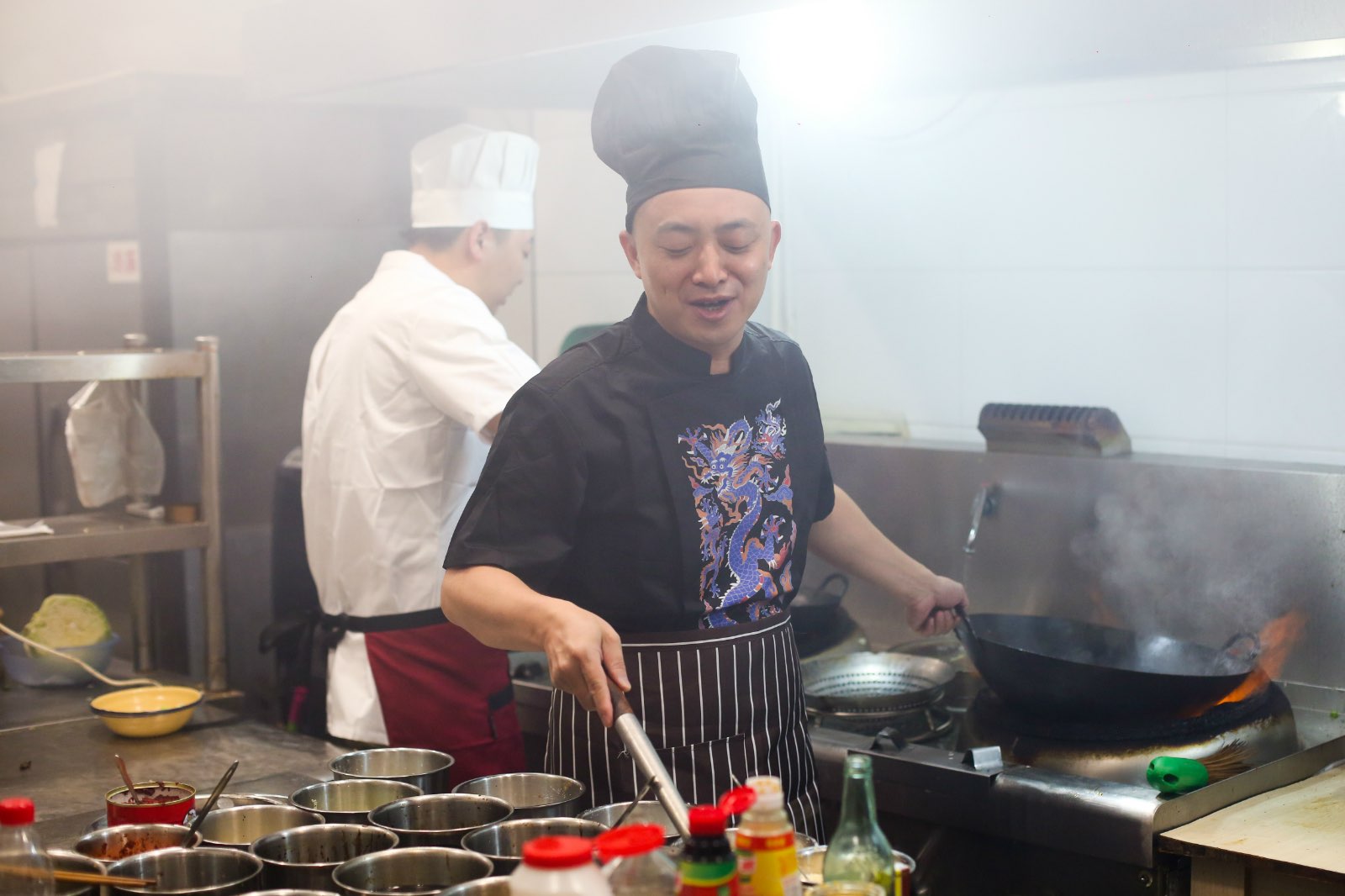 跟着黑撒吃喝弹唱，就地HIP-HOP！《陕西地方邪》MV上线！