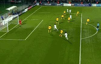 慢动作看看c罗的跑位,c罗跑位意识教学视频