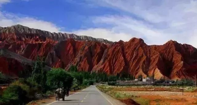 新疆喀什到巴基斯坦需要怎么过去,喀什通巴基斯坦公路