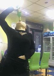 搞笑gif这才是真正的口若悬河,搞笑gif趣图这大概就是爱情吧