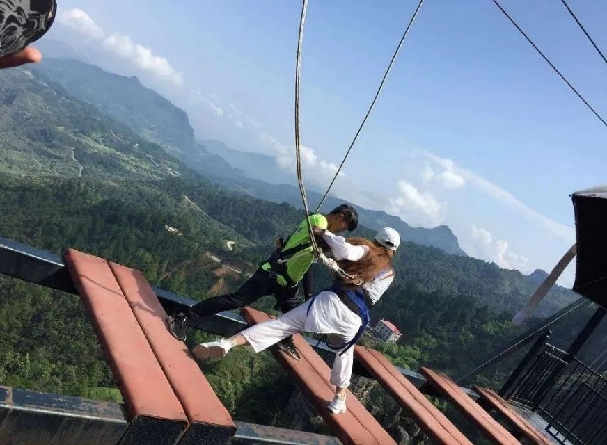 大连棠梨乐游谷悬崖秋千图片,大连棠梨乐游谷步步惊心