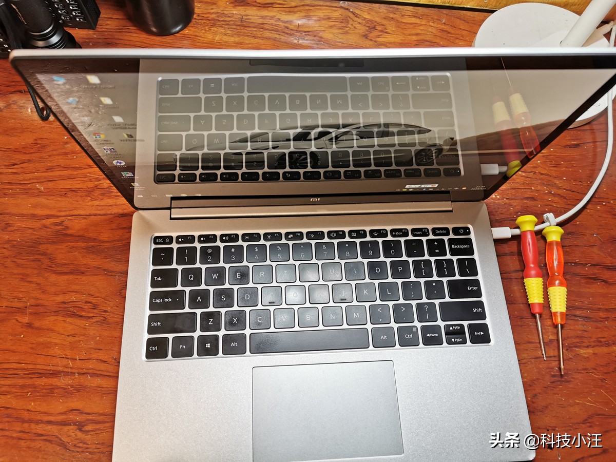 小米笔记本屏幕黑屏修复方法,小米笔记本屏幕阴影一半黑屏