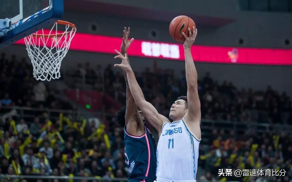 周琦cba生涯总篮板,只手遮天球场片段