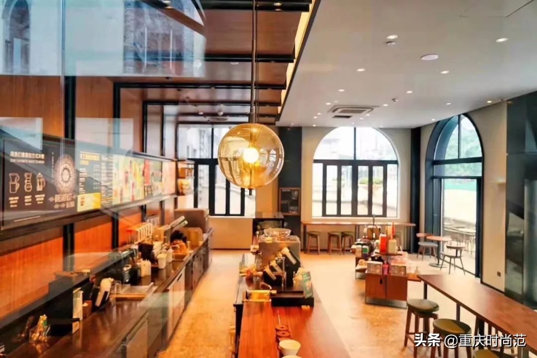 重庆月光之城星巴克,重庆最大的星巴克在哪里