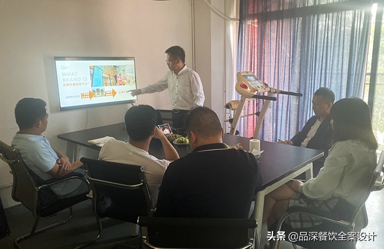 小生意赚大钱，品深告诉你怎么全案设计开一家持续赚钱的甜品店？