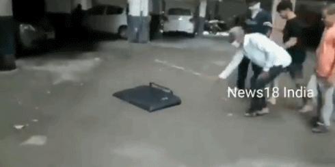 印度禁用59款中国APP，网友想*制抵**的印度神油竟源自中国