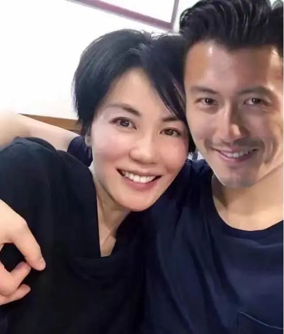 谢霆锋重回妻儿身边王菲自食其果,谢霆锋返回爱巢与王菲团聚