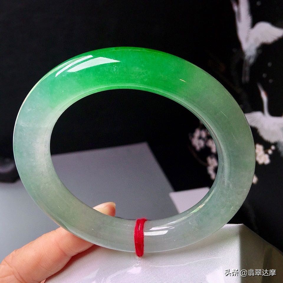 翡翠佛公摔坏了怎么改,摔坏翡翠手镯后续