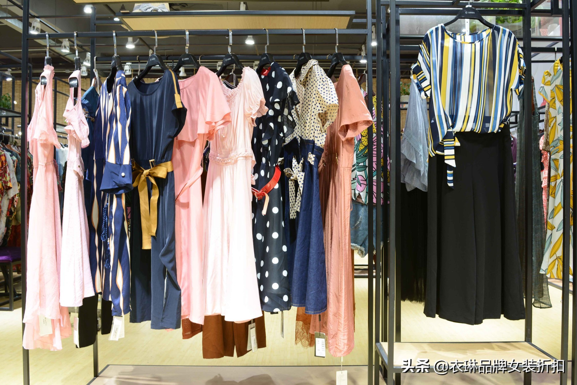 儿童服装尾货批发一手货源,义乌哪里有服装尾货一手货源批发