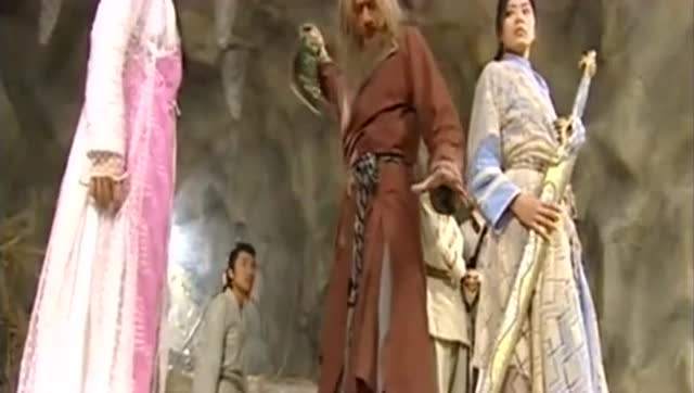 倚天剑比青釭剑厉害,倚天剑屠龙刀的秘密被揭开