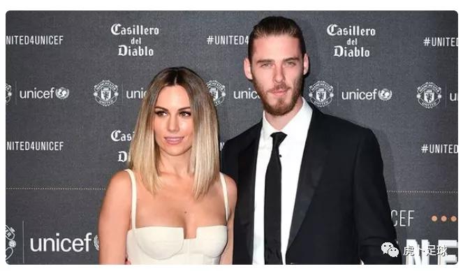 足球最深情的球员女友,足球运动员与球迷的暖心时刻