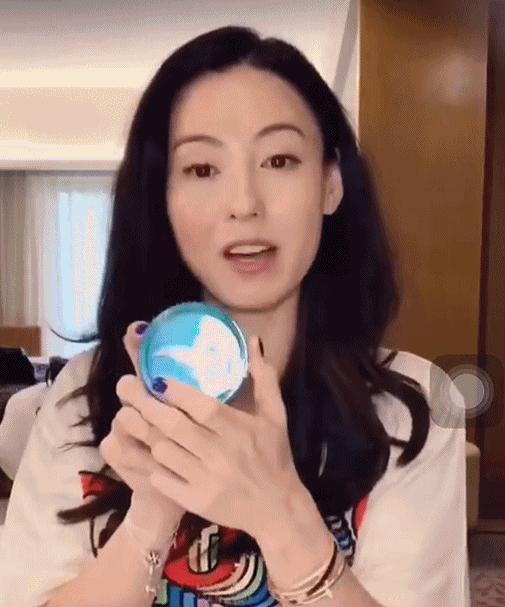 怎样敷水光面膜,明星每天敷面膜