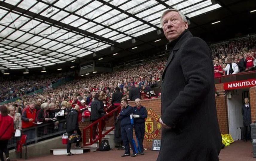 曼联担心弗爵在家无聊送特别礼物!梦剧场积木,3898块爵爷慢慢砌