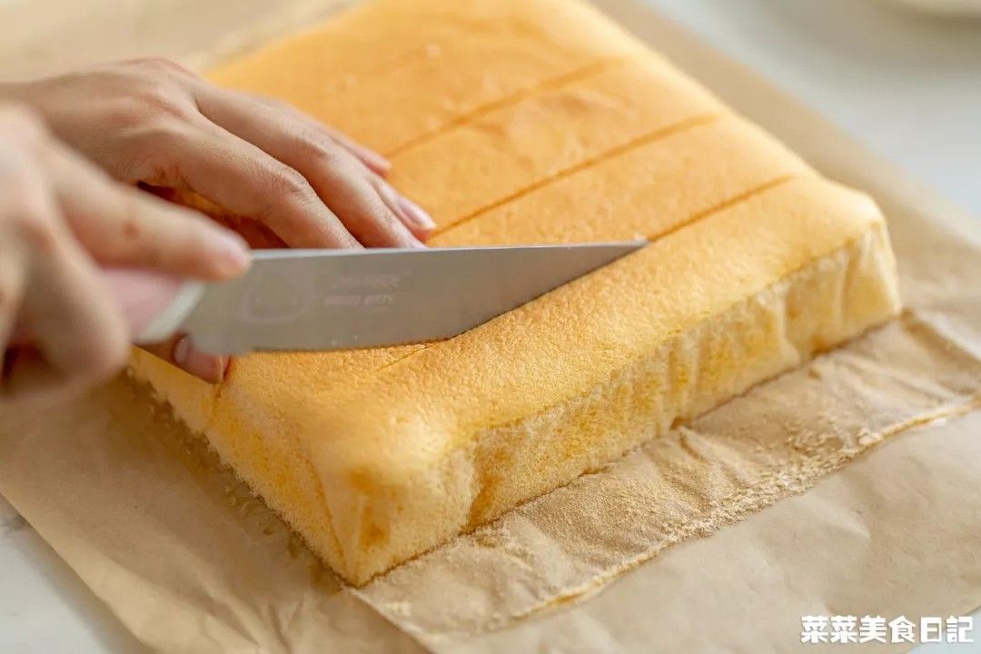 网红蛋糕买不到手把手教你在家做,酸奶蛋糕最简单的做法不用搅拌机