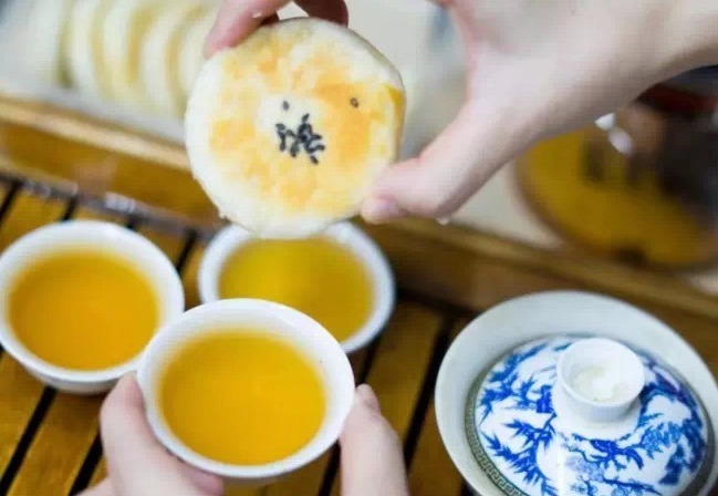 百年饼香系乡情,潮汕人心中家乡的味道,忘不了的香脆细腻