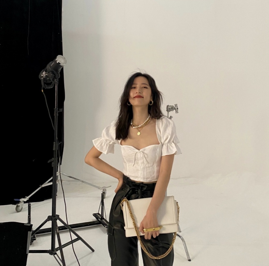 周雨彤职场穿搭,跟着周雨彤学穿搭的博主