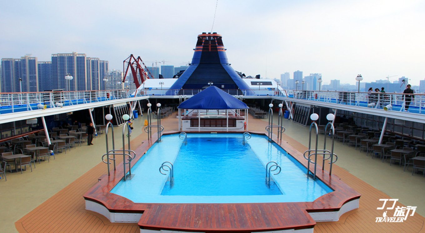 波澜不惊可以形容水面吗,描述海上邮轮的感觉