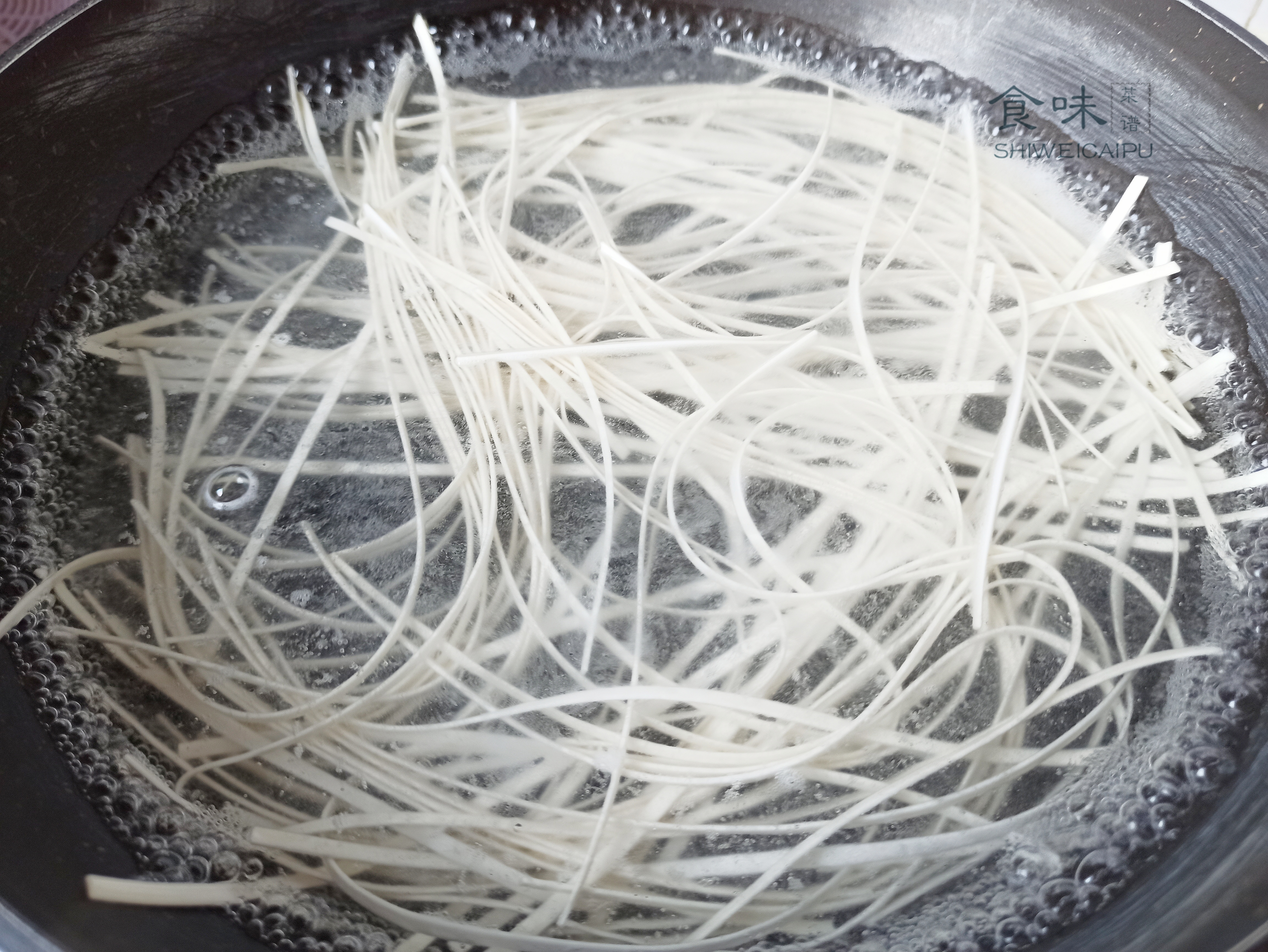 煮面条的技巧和方法视频,煮面条的诀窍