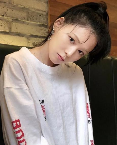 脸上的油光怎么保湿,夏天脸上油光满面怎么办