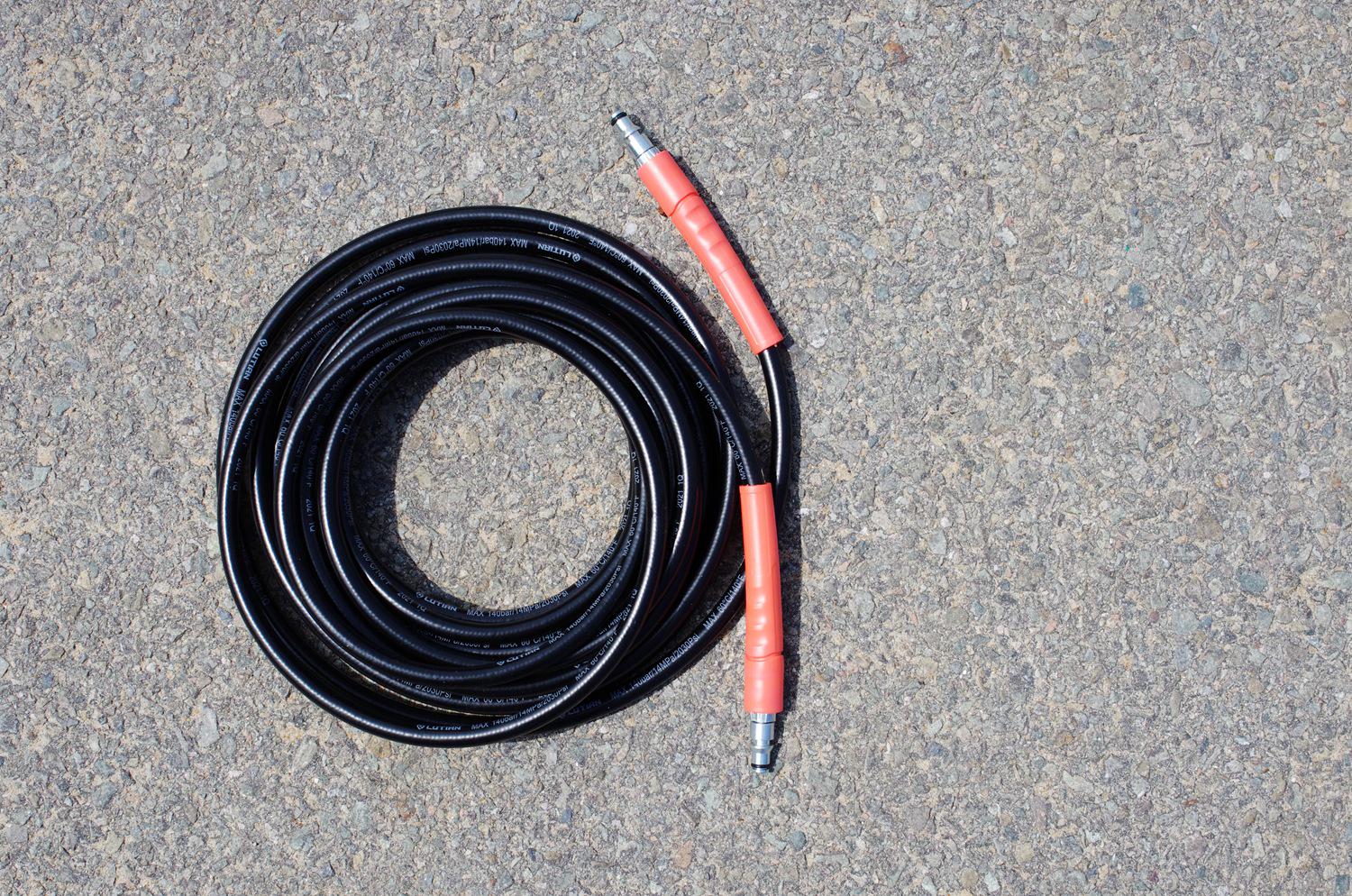 汽车塑料上的污渍怎么去除,汽车上的油烟污渍如何处理