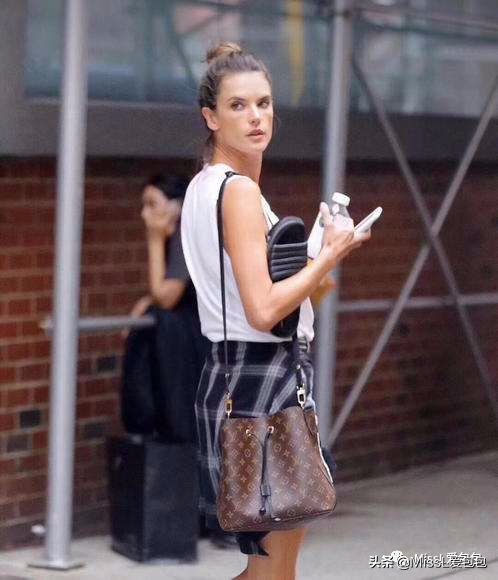 LouisVuittonMultipocket双肩包测评,louisvuitton水桶包多少钱