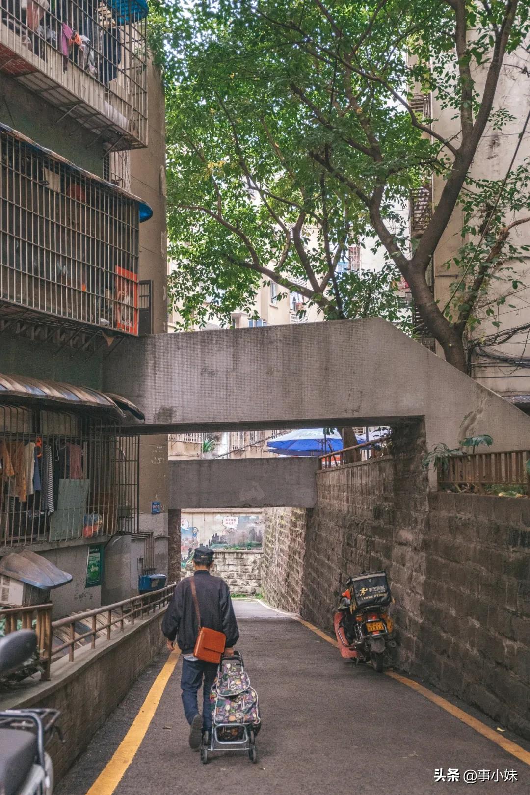 风犬少年的天空解放碑片段,风犬少年的天空解放碑中学取景地