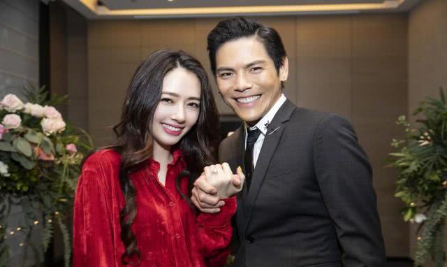 郭碧婷超大钻戒闪到我了，从“照骗”到真女神，34岁照样嫁豪门