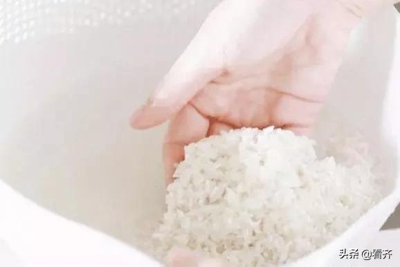 高颜值煮出来的米饭又软又可口,喷香软糯的米饭