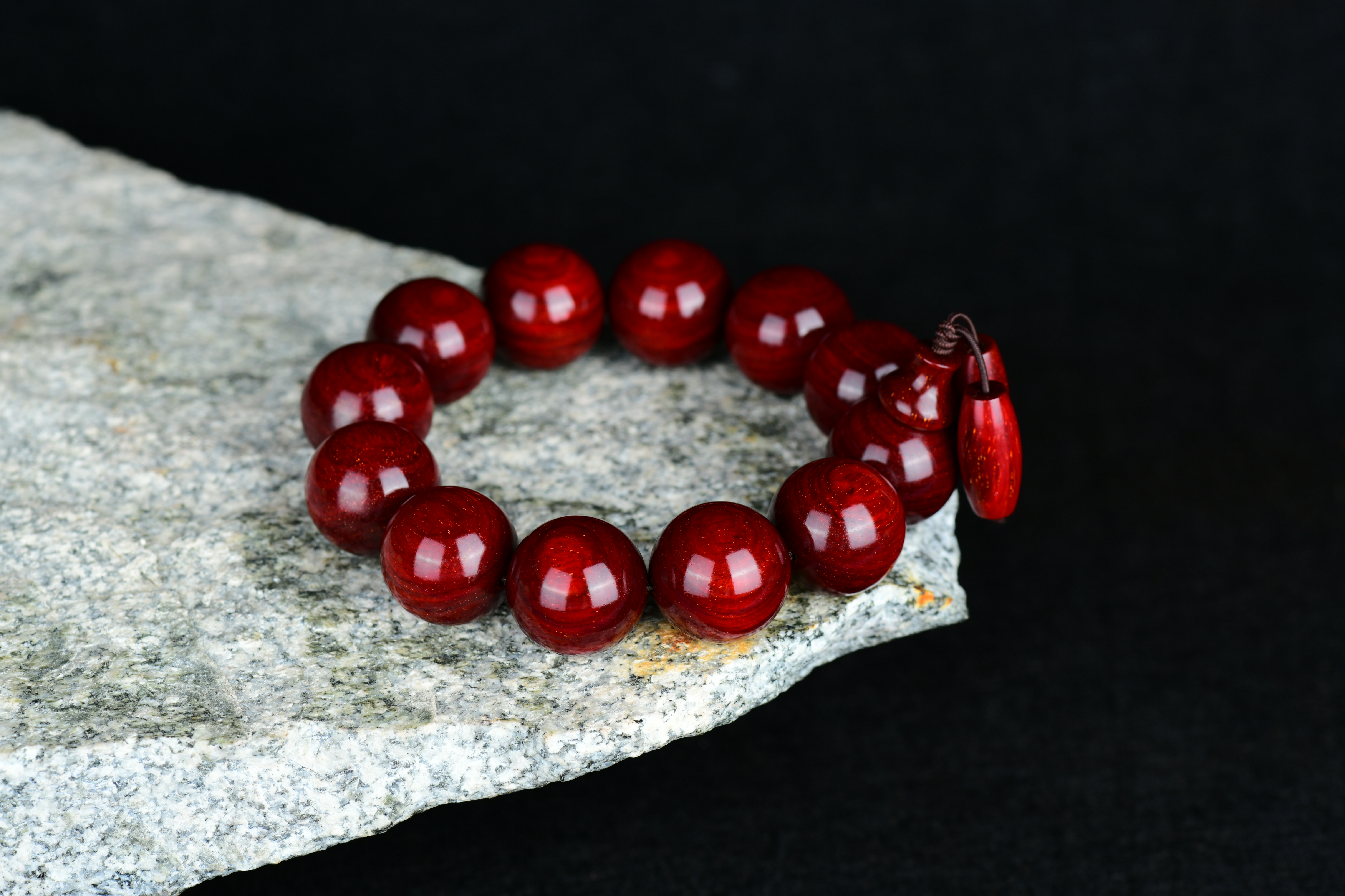 好的小叶紫檀有什么特点,什么样的小叶紫檀好