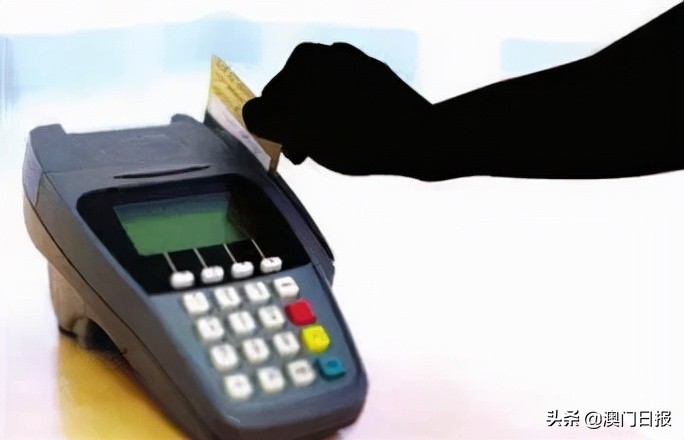 一人分饰两角骗7万元,一人分饰多角骗18万被判几年