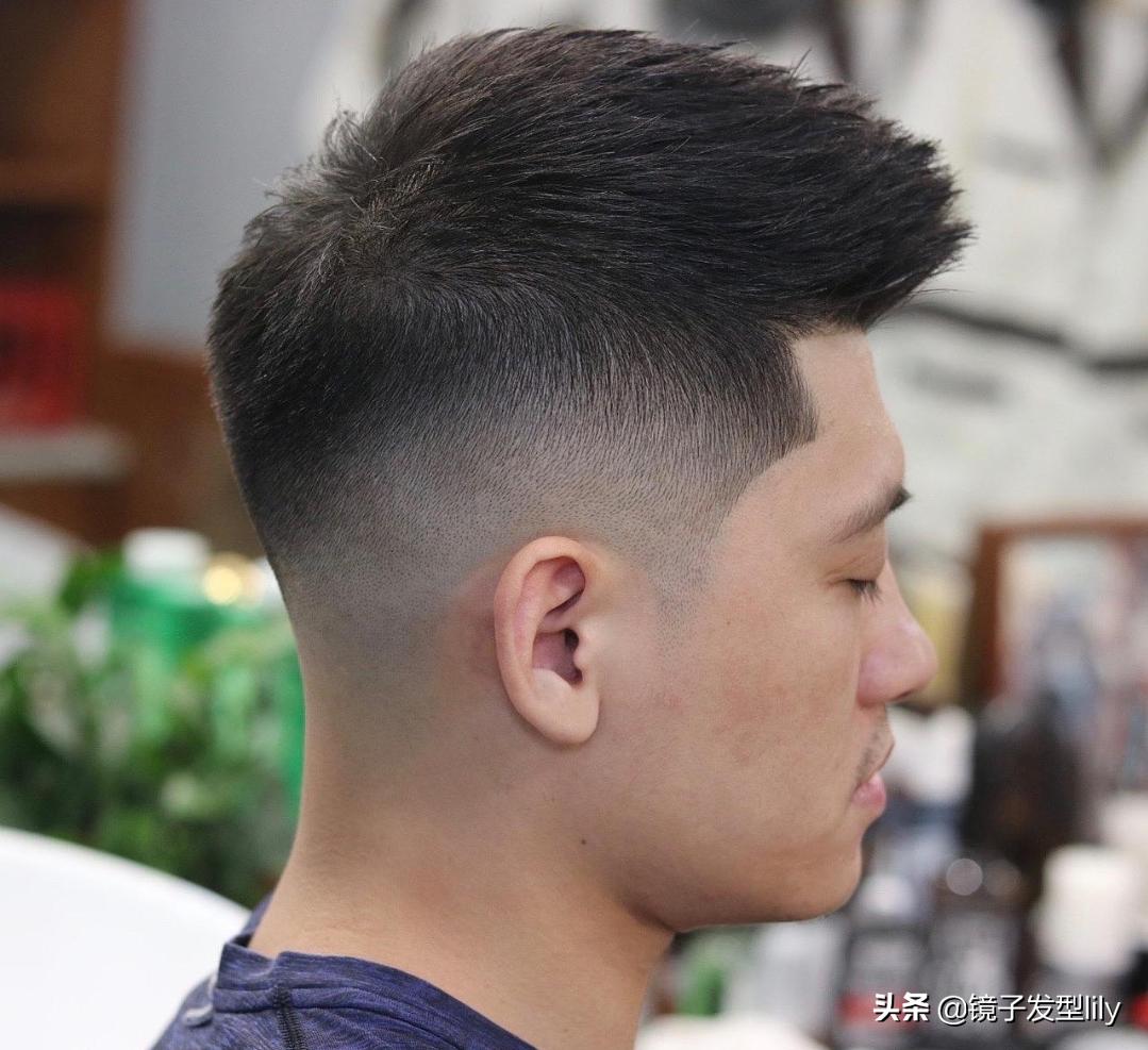 2021年最流行的发型发根蓬松造型,今年最流行的男士发型最简单款