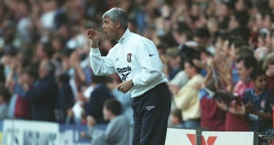 德怀特·约克:世纪之交威震英超的“黑风双煞”之一,豪夺三冠王