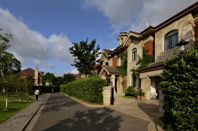 上海太魔幻了,上海太魔幻