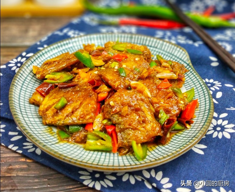 带鱼不加淀粉怎么煎不粘锅不会破,干煎带鱼怎么做好吃又简单不粘锅