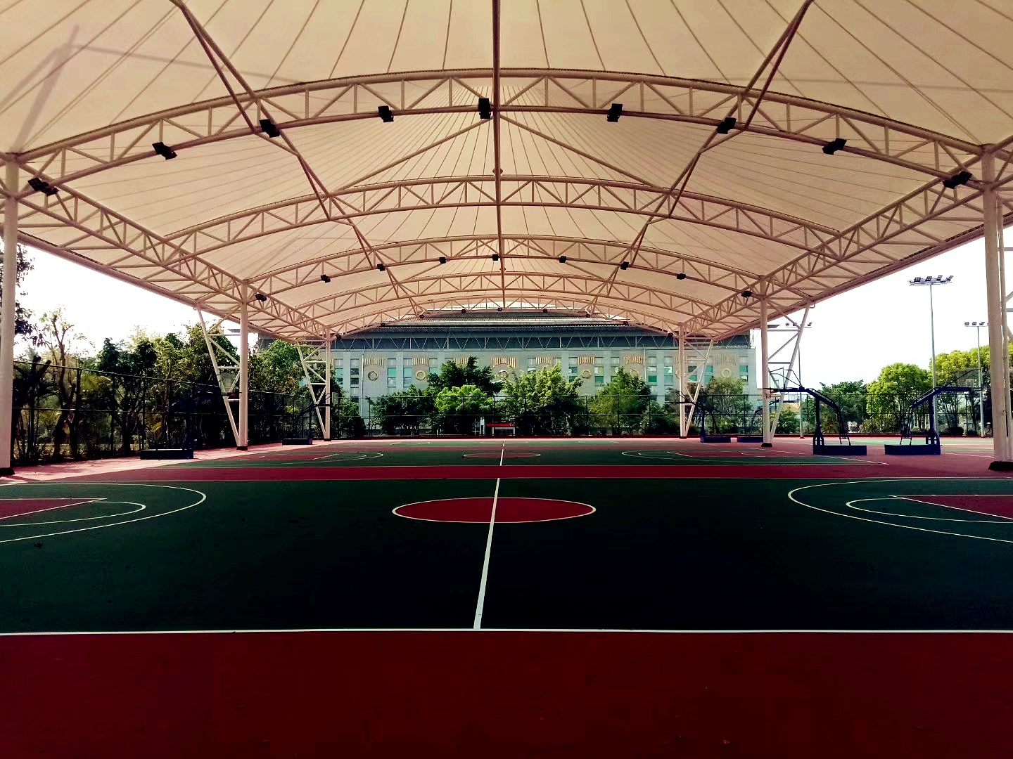 广东客胜八一，稳坐积分榜首位！如何选择高性价比灯光球场照明？