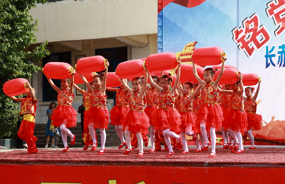 长赤镇龙池学校庆祝六一,龙池中小学艺术节