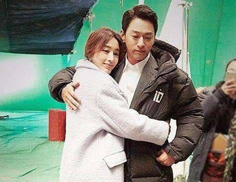 张俪穿露脐装跳舞,张俪穿裙子跳舞