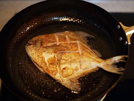 美食不可辜负家常菜清蒸鲳鱼,浙江菜红烧白鲳鱼的做法