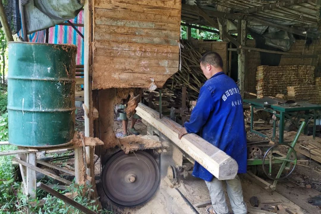 工地石膏气泡,石膏自流平施工起泡处理