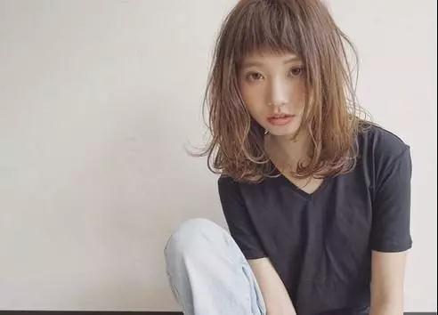 黄皮染栗棕色好看吗,栗棕色和什么色染出来好看