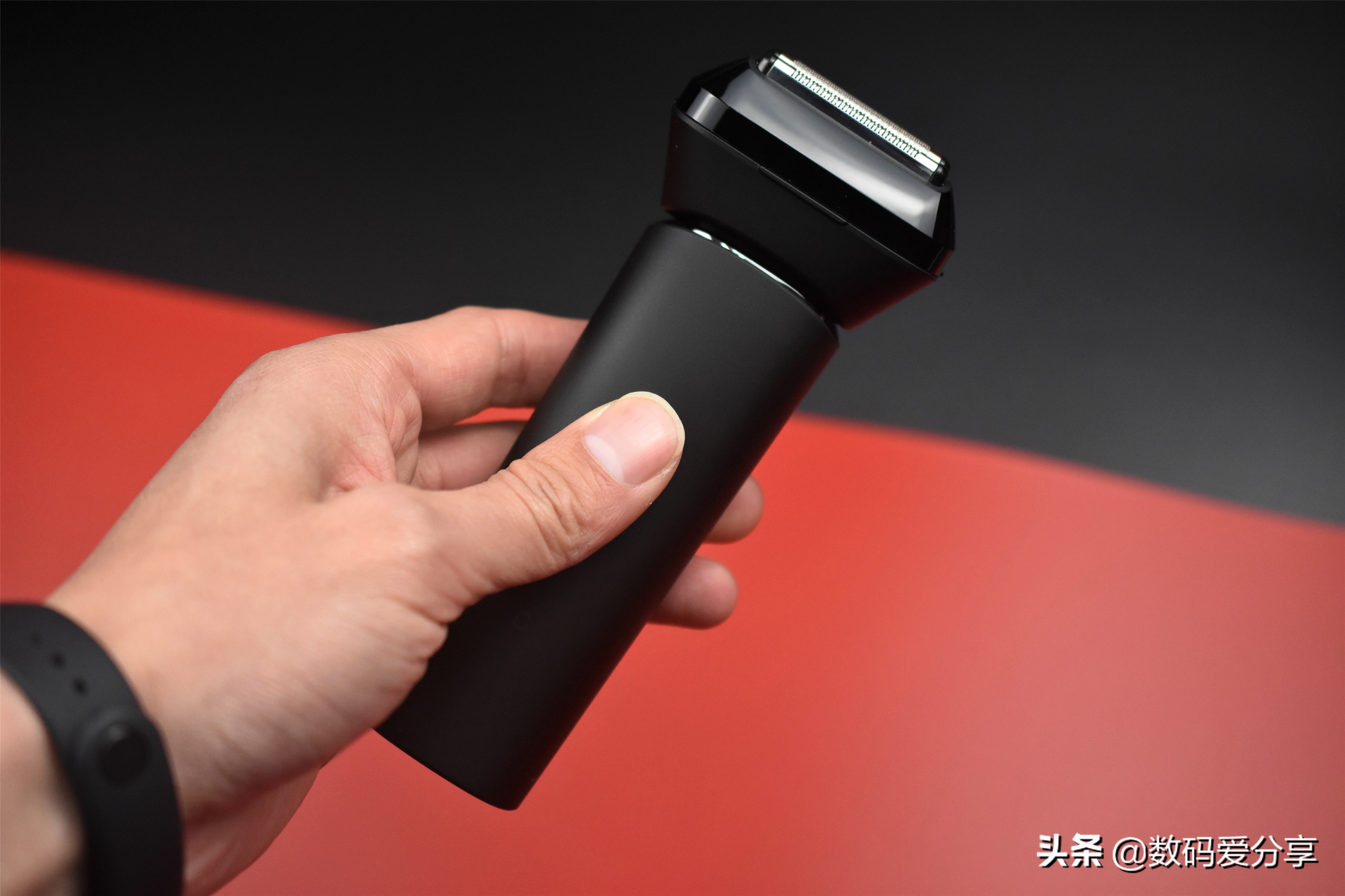 小米博朗刮胡刀测评,小米往复式电动剃须刀